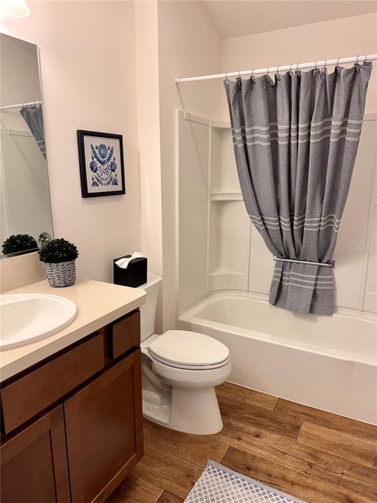 For Sale: $319,900 (2 beds, 2 baths, 1227 Square Feet)