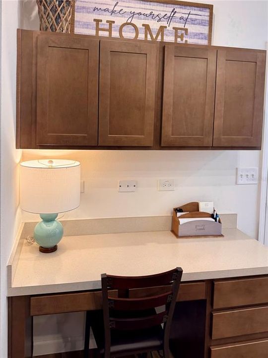 For Sale: $319,900 (2 beds, 2 baths, 1227 Square Feet)