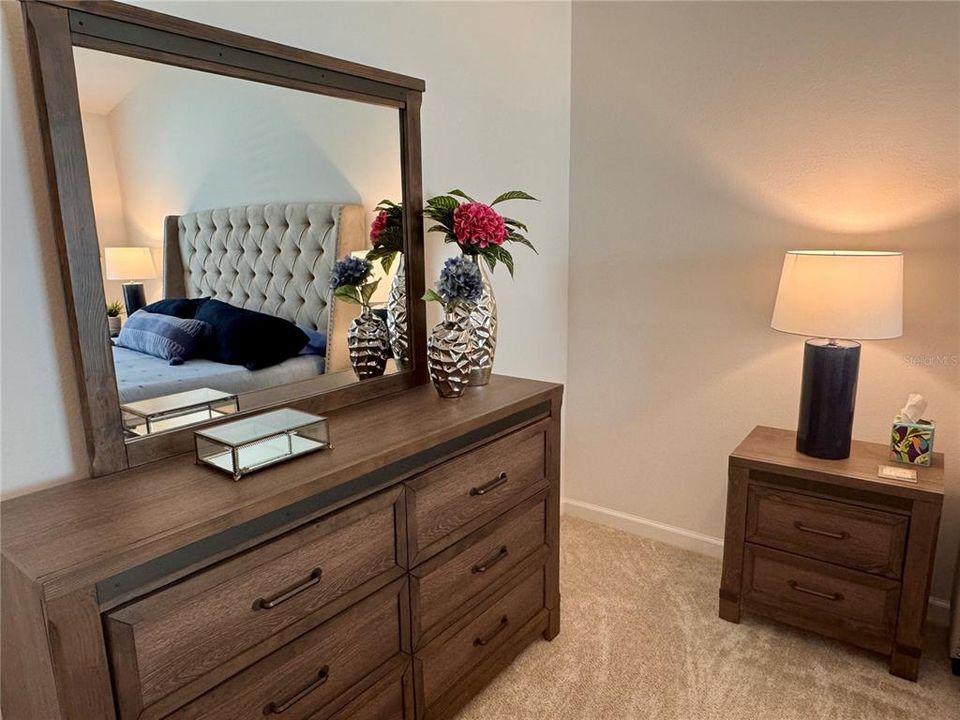 For Sale: $319,900 (2 beds, 2 baths, 1227 Square Feet)