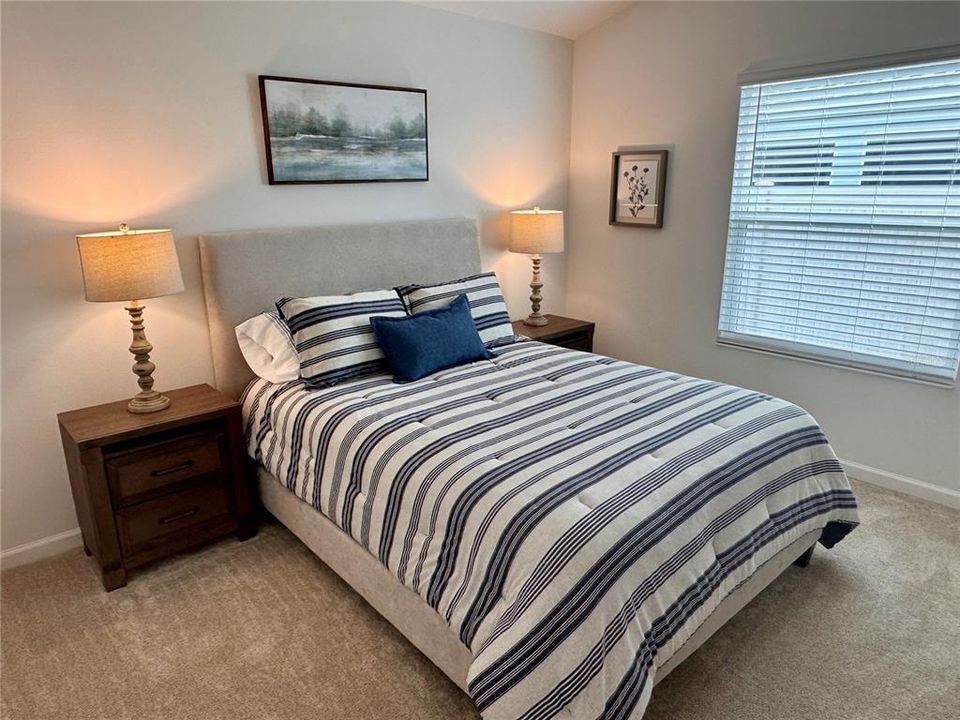 For Sale: $319,900 (2 beds, 2 baths, 1227 Square Feet)