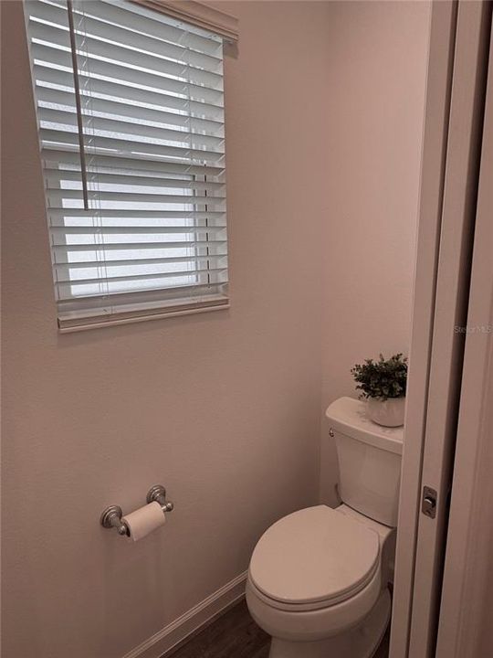 For Sale: $319,900 (2 beds, 2 baths, 1227 Square Feet)