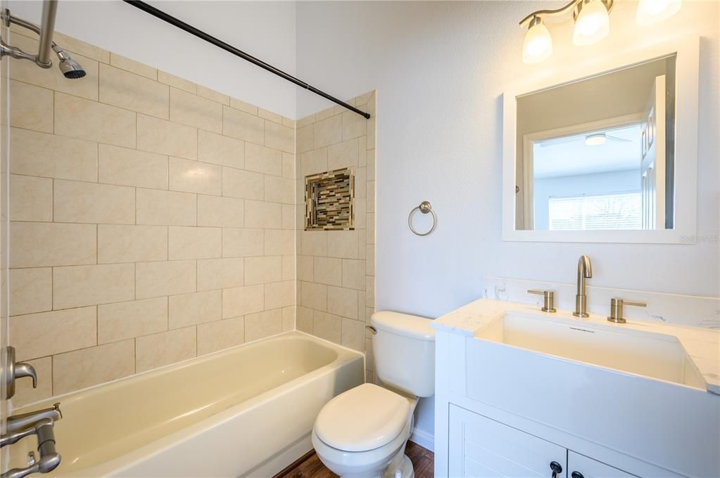 For Rent: $1,800 (2 beds, 2 baths, 1095 Square Feet)