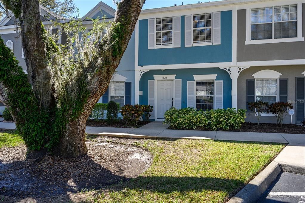 For Rent: $1,800 (2 beds, 2 baths, 1095 Square Feet)