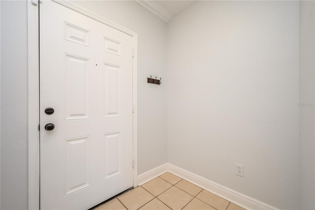 For Rent: $1,800 (2 beds, 2 baths, 1095 Square Feet)