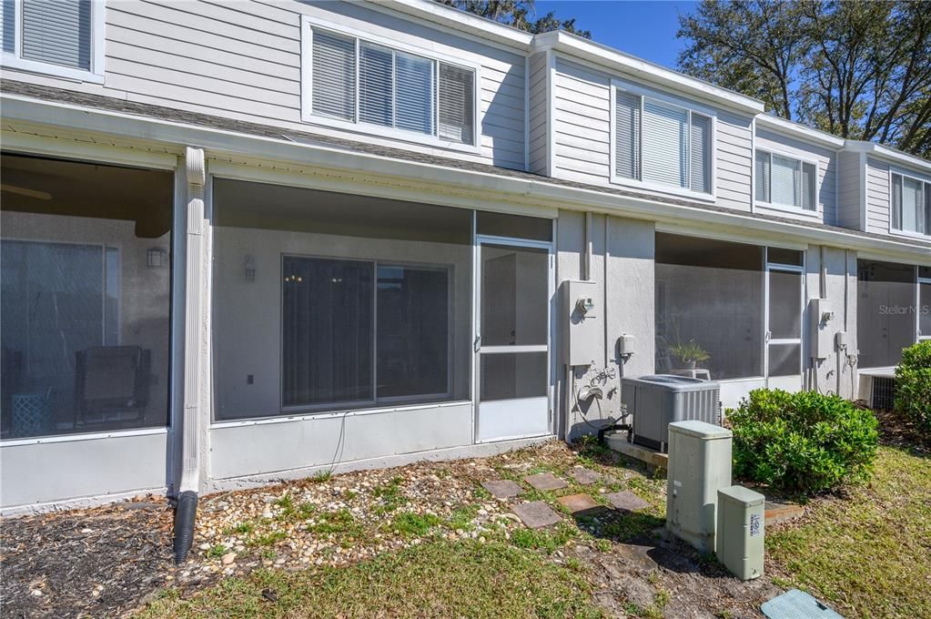 For Rent: $1,800 (2 beds, 2 baths, 1095 Square Feet)