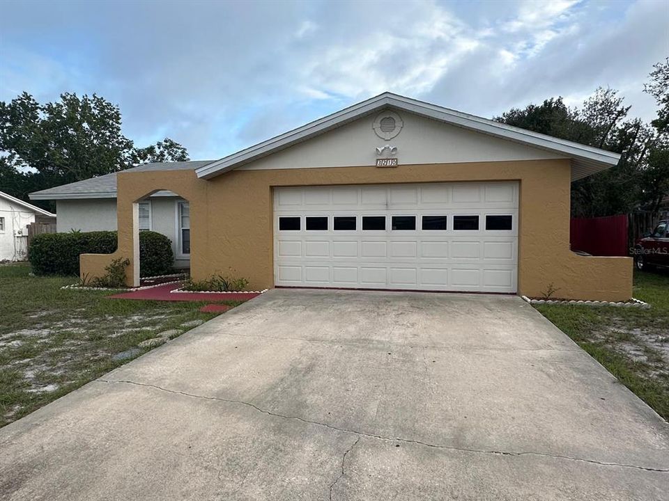 Recently Sold: $335,000 (3 beds, 2 baths, 1388 Square Feet)