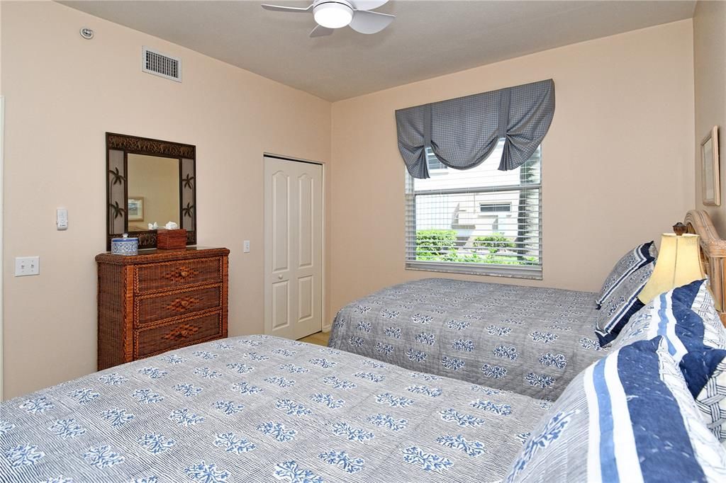 Activo con contrato: $229,000 (2 camas, 2 baños, 1684 Pies cuadrados)