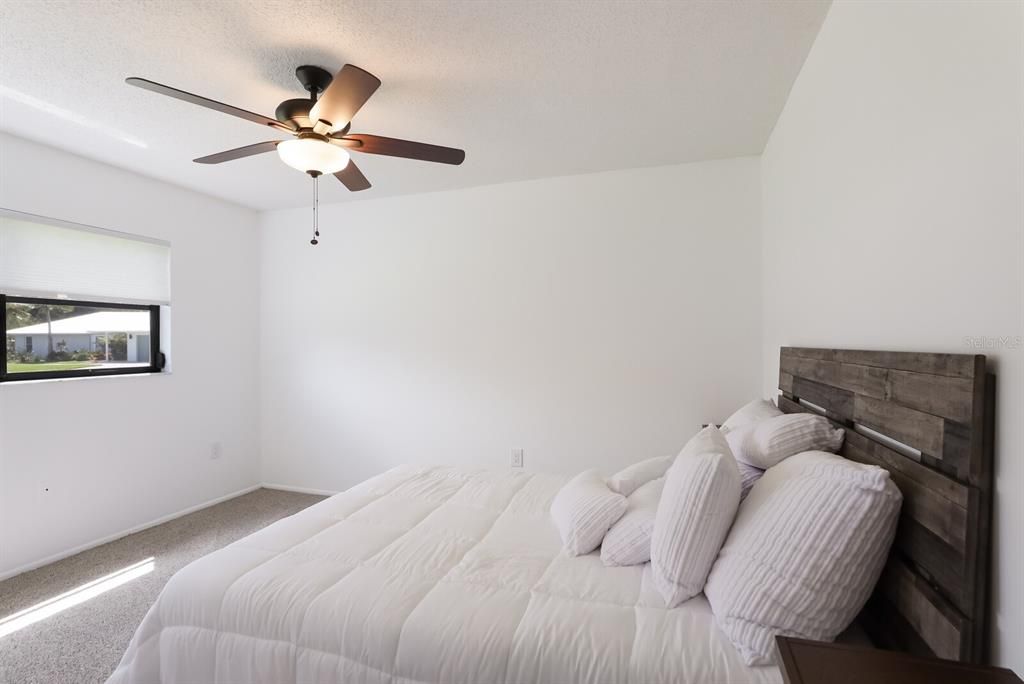 Active With Contract: $4,195 (3 beds, 3 baths, 1706 Square Feet)