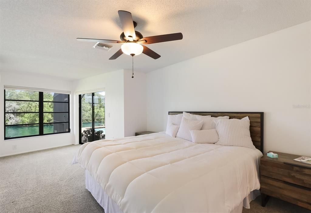 Active With Contract: $4,195 (3 beds, 3 baths, 1706 Square Feet)