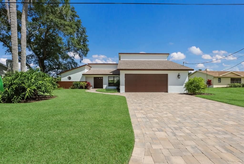 Active With Contract: $4,195 (3 beds, 3 baths, 1706 Square Feet)