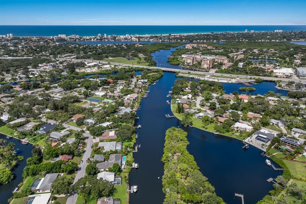 Active With Contract: $4,195 (3 beds, 3 baths, 1706 Square Feet)