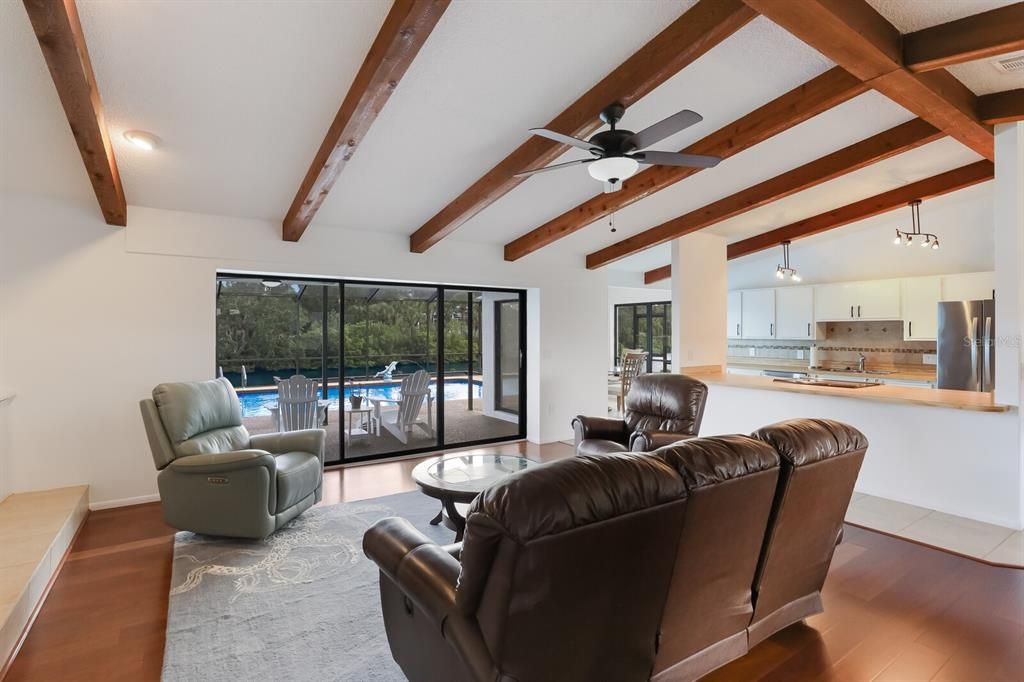 Active With Contract: $4,195 (3 beds, 3 baths, 1706 Square Feet)