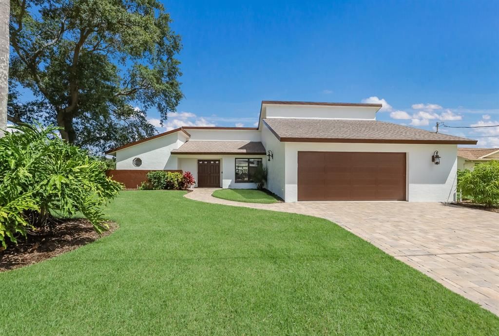 Active With Contract: $4,195 (3 beds, 3 baths, 1706 Square Feet)