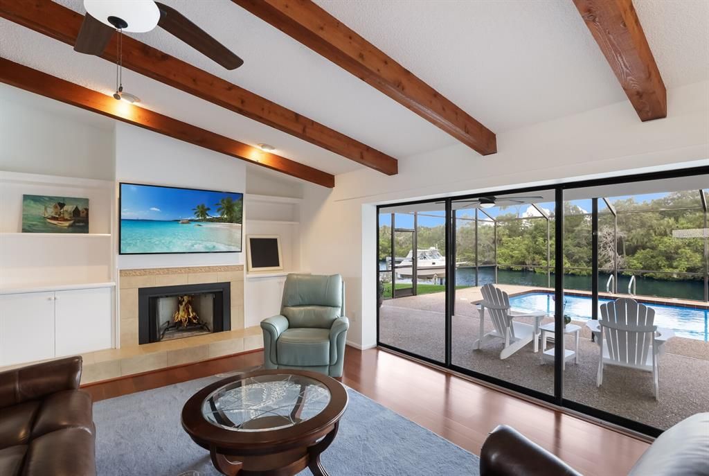 Active With Contract: $4,195 (3 beds, 3 baths, 1706 Square Feet)