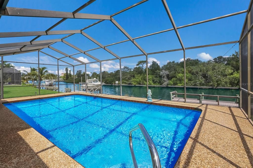 Active With Contract: $4,195 (3 beds, 3 baths, 1706 Square Feet)