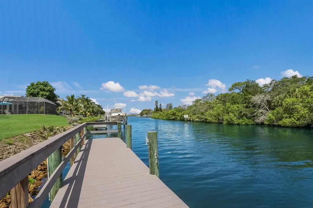 Active With Contract: $4,195 (3 beds, 3 baths, 1706 Square Feet)