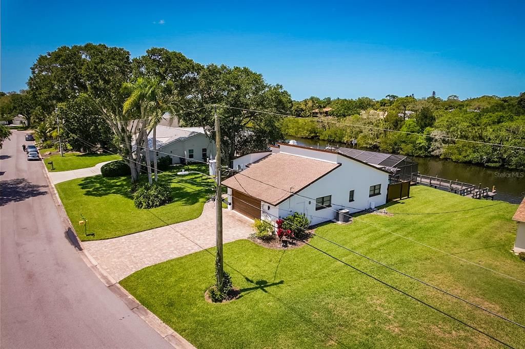 Active With Contract: $4,195 (3 beds, 3 baths, 1706 Square Feet)