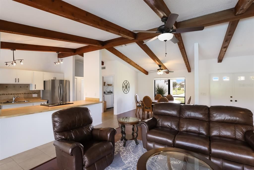 Active With Contract: $4,195 (3 beds, 3 baths, 1706 Square Feet)