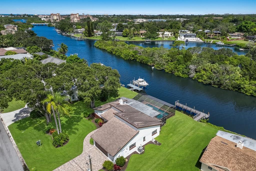 Active With Contract: $4,195 (3 beds, 3 baths, 1706 Square Feet)