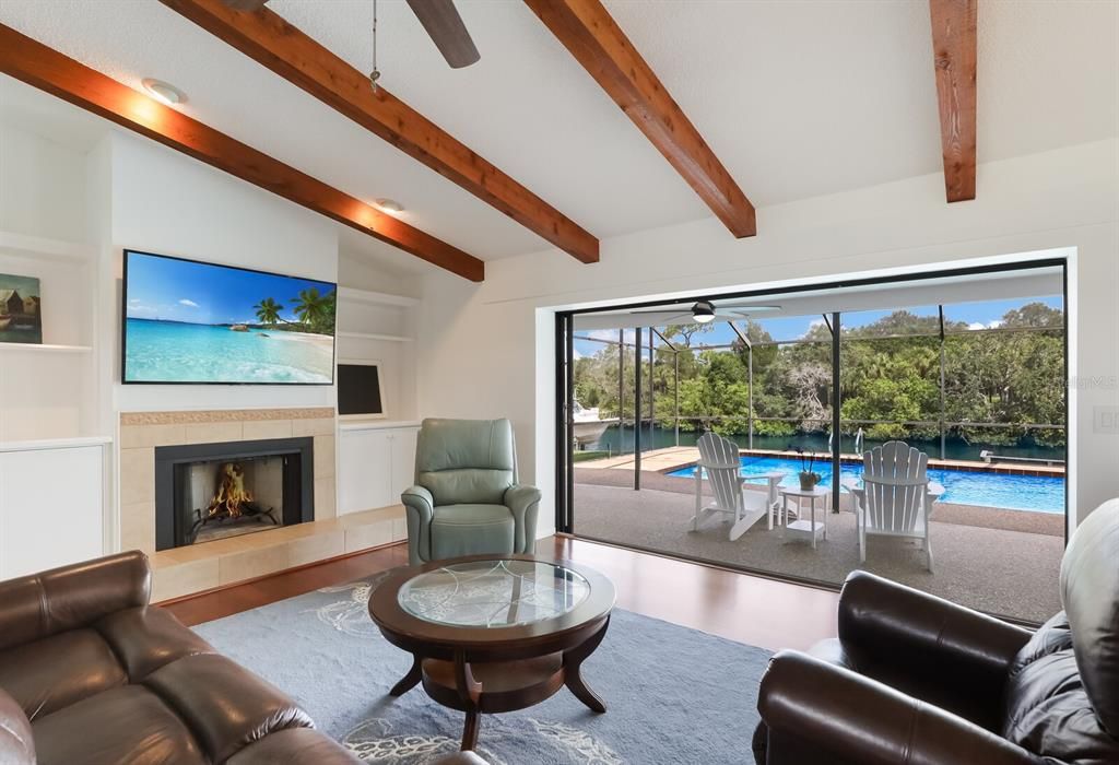 Active With Contract: $4,195 (3 beds, 3 baths, 1706 Square Feet)