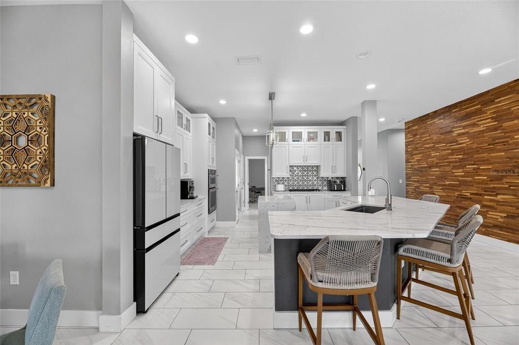 待售: $880,000 (3 贝兹, 3 浴室, 2453 平方英尺)