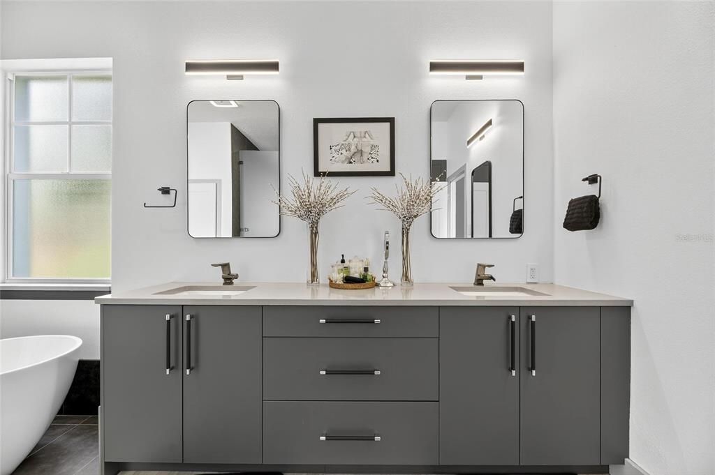 待售: $880,000 (3 贝兹, 3 浴室, 2453 平方英尺)