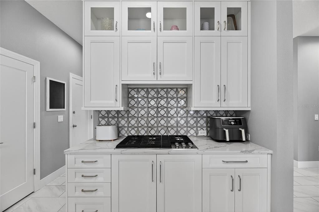 待售: $880,000 (3 贝兹, 3 浴室, 2453 平方英尺)