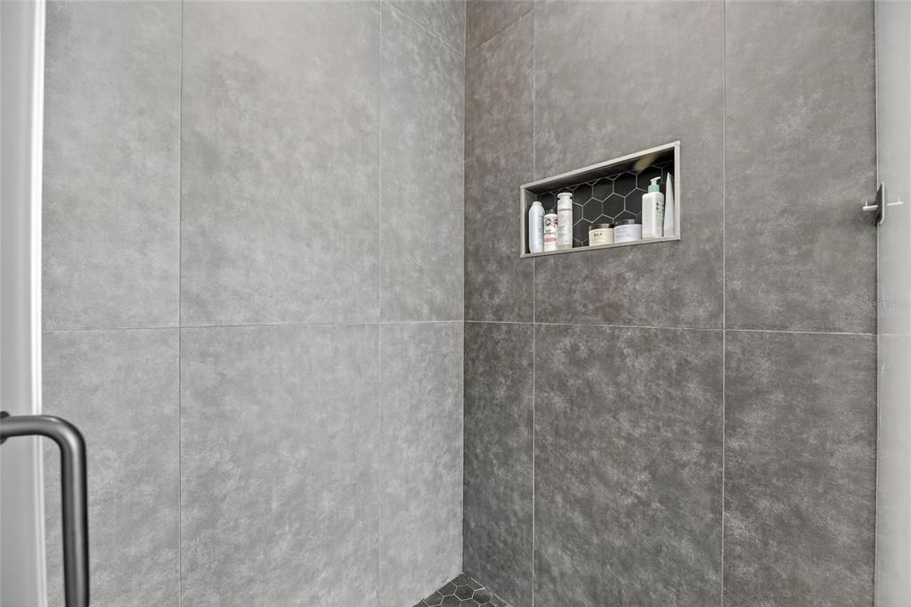 待售: $880,000 (3 贝兹, 3 浴室, 2453 平方英尺)