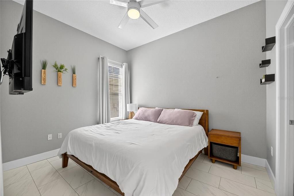 待售: $880,000 (3 贝兹, 3 浴室, 2453 平方英尺)