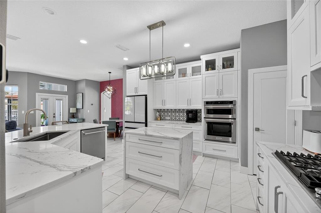 待售: $880,000 (3 贝兹, 3 浴室, 2453 平方英尺)