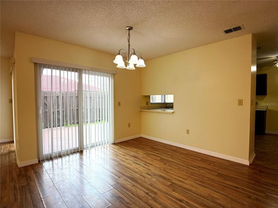 For Rent: $1,399 (3 beds, 2 baths, 1586 Square Feet)