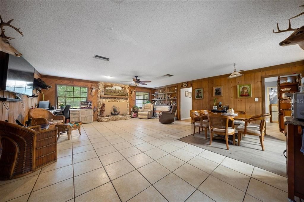 Active With Contract: $389,900 (4 beds, 2 baths, 2310 Square Feet)