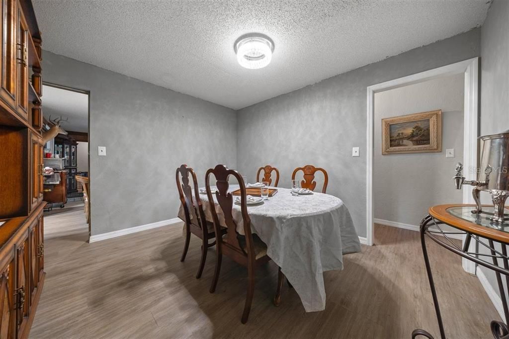 Active With Contract: $389,900 (4 beds, 2 baths, 2310 Square Feet)