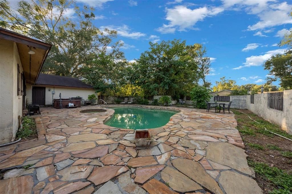 Active With Contract: $389,900 (4 beds, 2 baths, 2310 Square Feet)