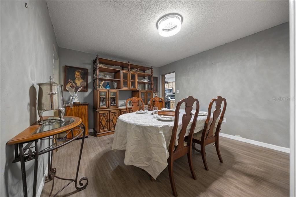 Active With Contract: $389,900 (4 beds, 2 baths, 2310 Square Feet)