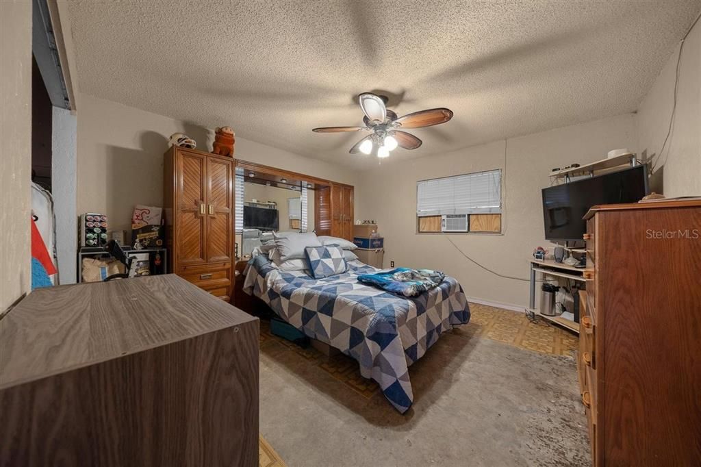 Active With Contract: $389,900 (4 beds, 2 baths, 2310 Square Feet)