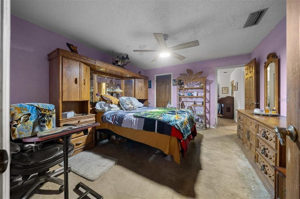 Active With Contract: $389,900 (4 beds, 2 baths, 2310 Square Feet)