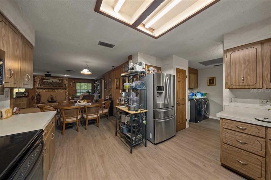 Active With Contract: $389,900 (4 beds, 2 baths, 2310 Square Feet)