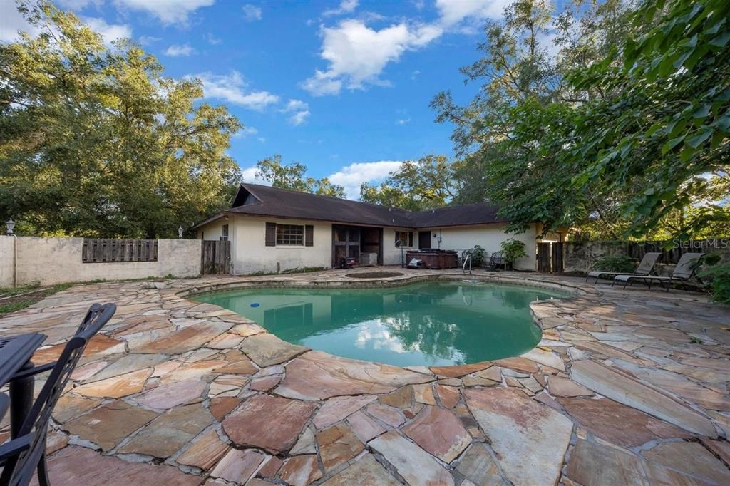 Active With Contract: $389,900 (4 beds, 2 baths, 2310 Square Feet)