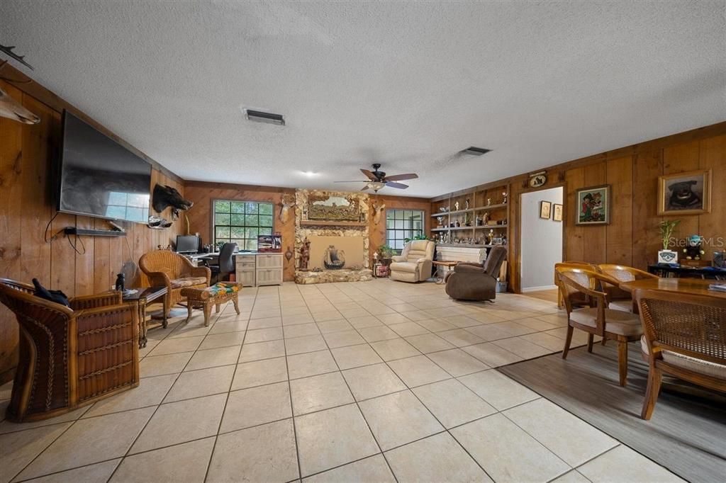 Active With Contract: $389,900 (4 beds, 2 baths, 2310 Square Feet)