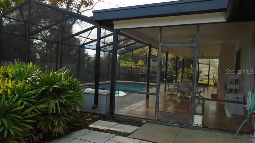 出租: $3,995 (4 贝兹, 2 浴室, 1972 平方英尺)