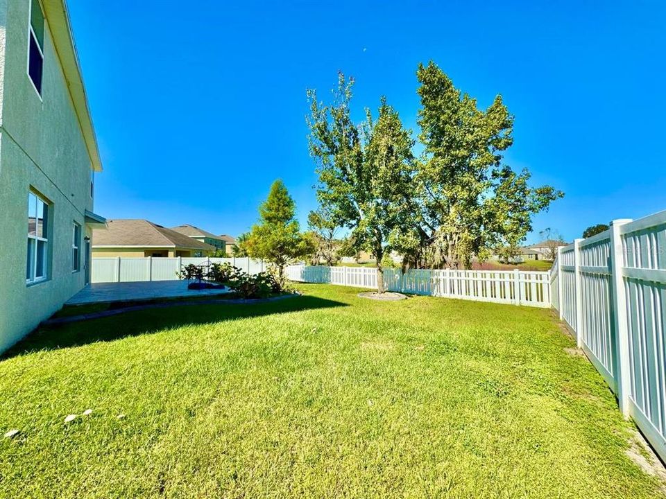 For Rent: $2,500 (5 beds, 2 baths, 2823 Square Feet)