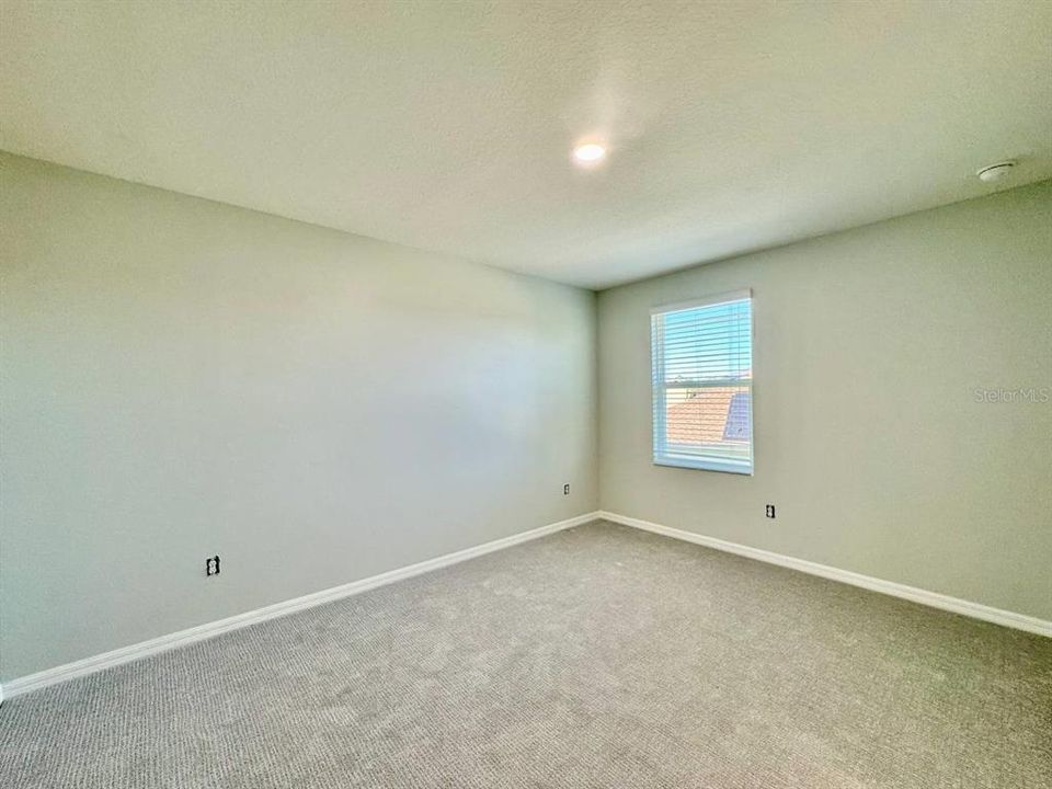 For Rent: $2,500 (5 beds, 2 baths, 2823 Square Feet)