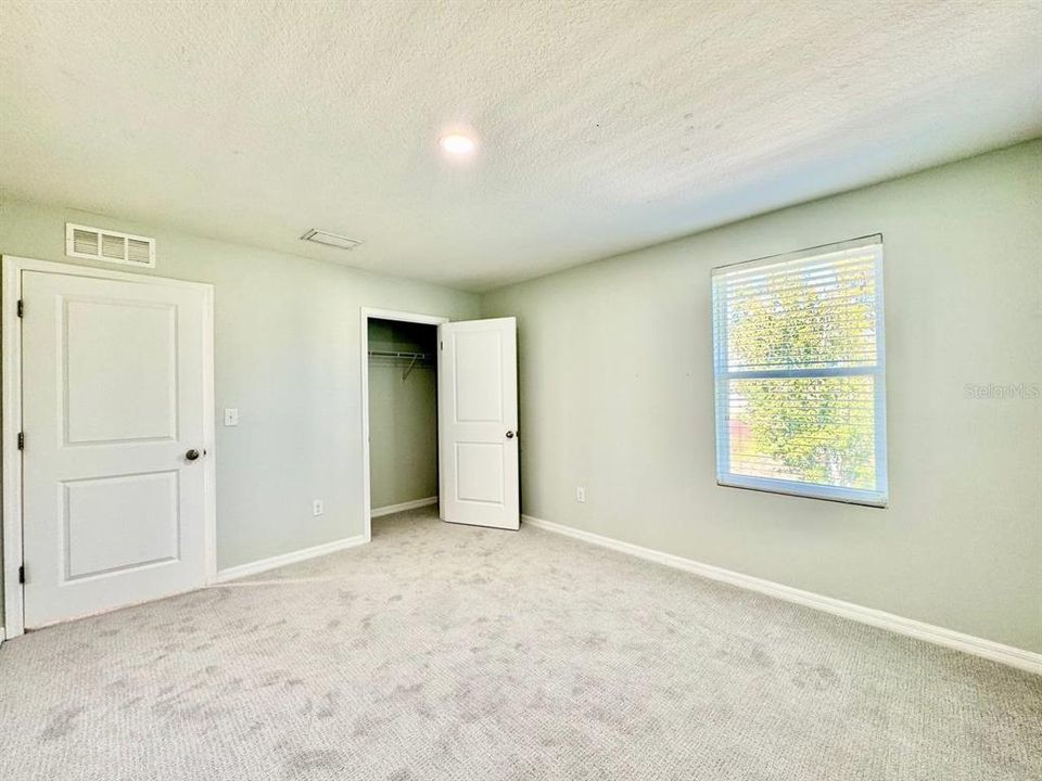 For Rent: $2,500 (5 beds, 2 baths, 2823 Square Feet)