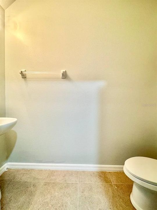 For Rent: $2,500 (5 beds, 2 baths, 2823 Square Feet)