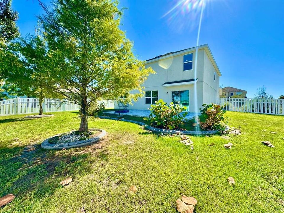 For Rent: $2,500 (5 beds, 2 baths, 2823 Square Feet)