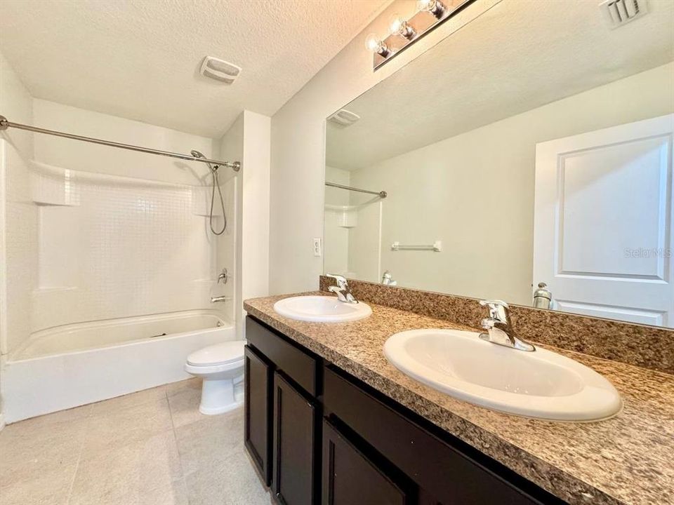 For Rent: $2,500 (5 beds, 2 baths, 2823 Square Feet)