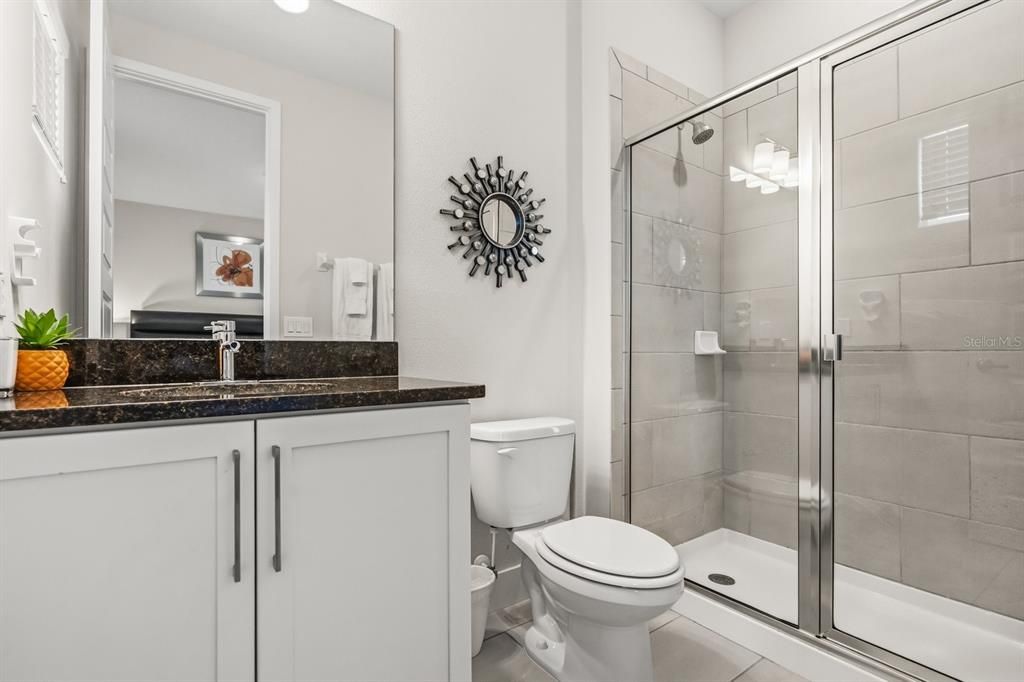 合同活跃: $820,000 (8 贝兹, 6 浴室, 3618 平方英尺)