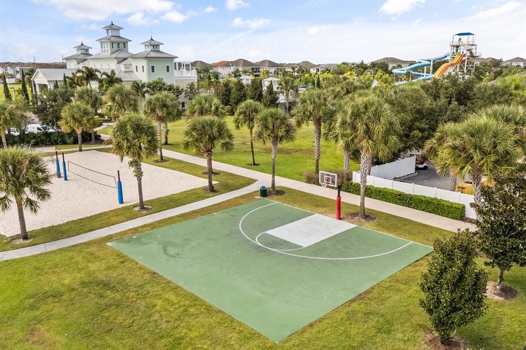 合同活跃: $820,000 (8 贝兹, 6 浴室, 3618 平方英尺)