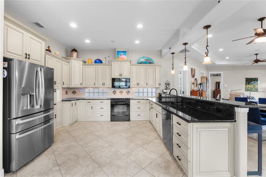 На продажу: $819,000 (2 спален, 2 ванн, 2887 Квадратных фут)